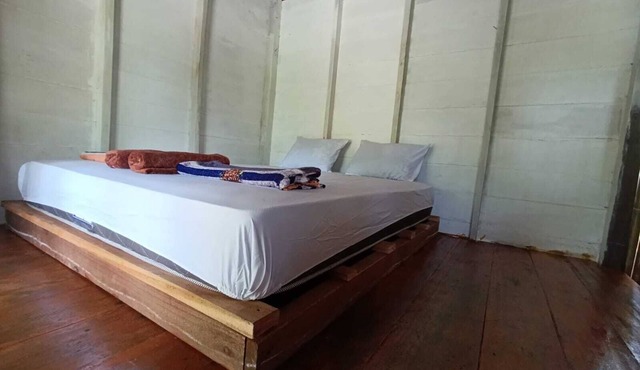 Bosolu Surf Camp in Malakopa