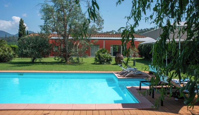 BRIGHT AND REFINED VILLA WITH POOL IMMERSED IN THE GREEN OF THE HILLS OF LUCCA in LUCCA