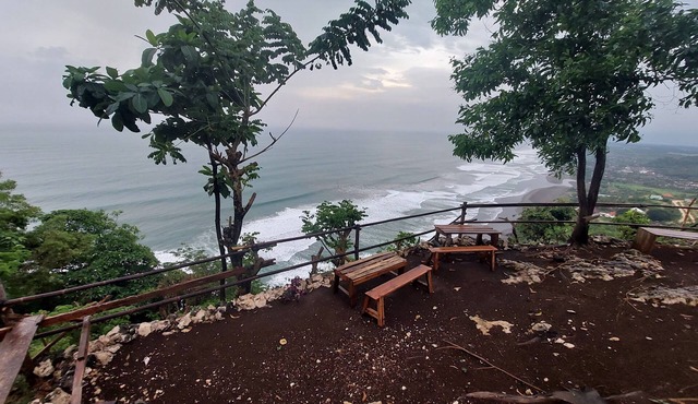 Bukit Shoka Top View Camp