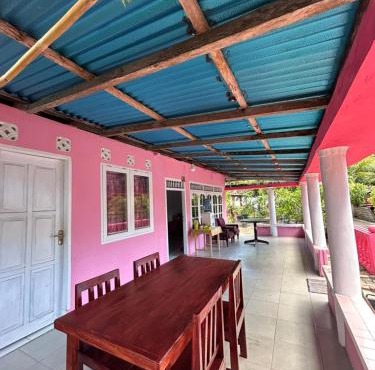 Bunaken Dolphin Pink Homestay