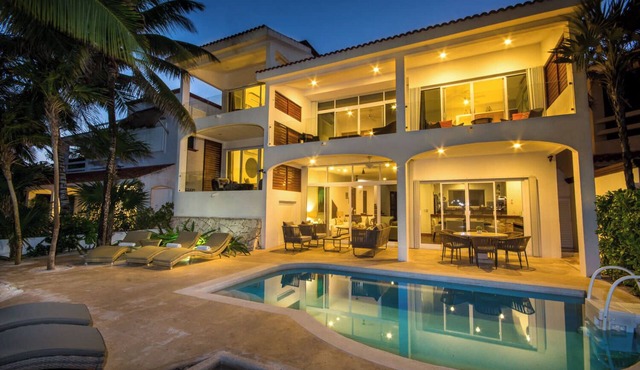 Casa Texoma: Private Waterfront Villa in Akumal in Akumal