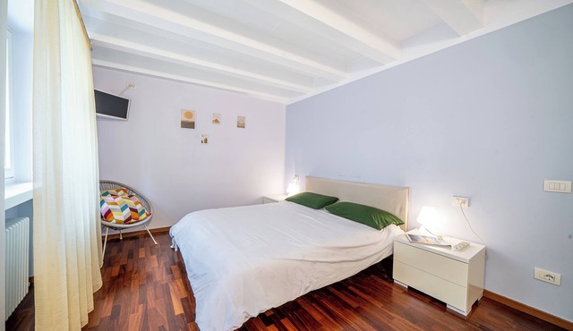 Central apartment a stone's throw from the lake in Riva del Garda