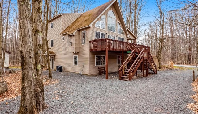 Chalet House in Pocono Lake