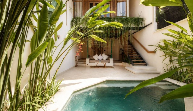 Chic 1-BR Villa with Pool, 800m from Echo Beach