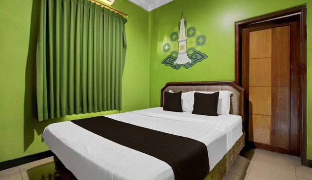 Chic Stay Near Alun-Alun Kidul