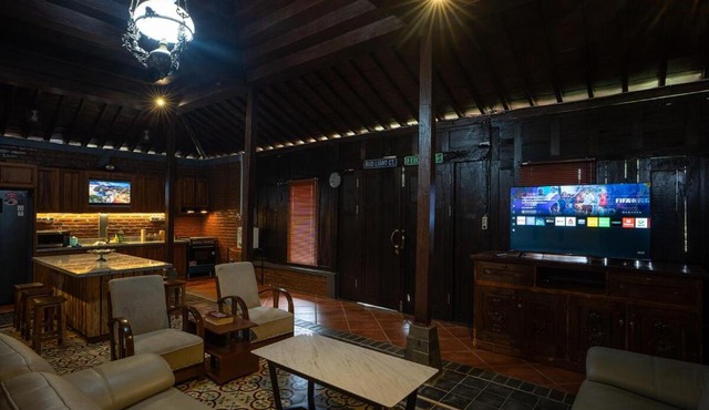 Cikole Joglo House in Cikareumbi 2
