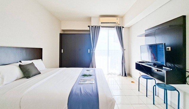 Comfortable And Minimalist Studio At Apartment Serpong Greenview in Tangerang