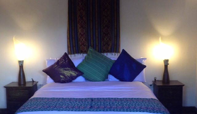 Comfortable Garden Queen room with hot water and TV