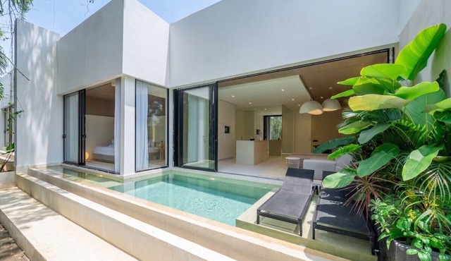 Cozy 2BR Villa in Lush Ubud w Pool, Garden & Patio in Ubud