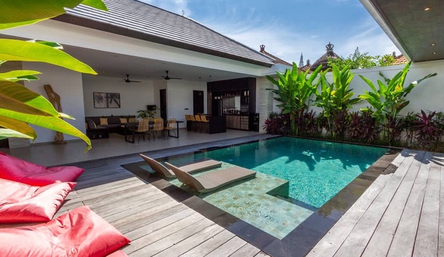 Cozy 3BR Villa w Private Pool near Berawa Beach