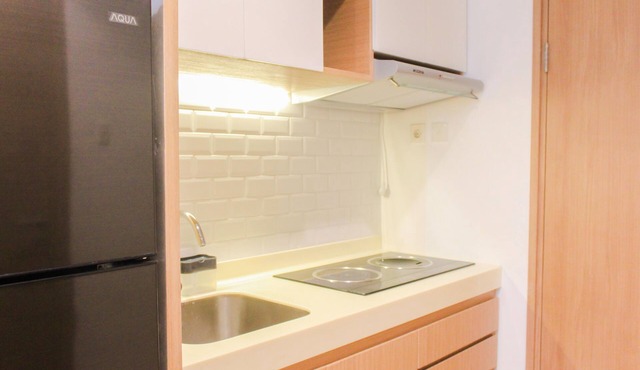 Cozy And Simply Studio Apartment Tree Park City Cikokol