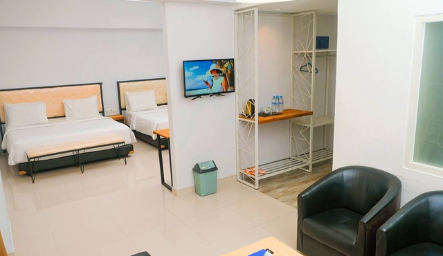 De La Charis Hotel by Waringin Hospitality