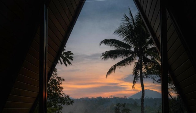 Delta Casa Ubud - A-Frame Jungle Retreat with Volcano View and Hot-Tubs