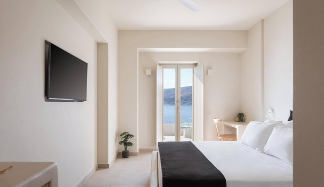 Deluxe Double Room 2 By Yerma Suites Limeni in Limeni