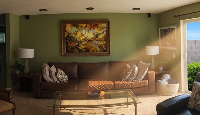 Disney Area Home w/Magical Gardens& Kids Playhouse in Orange