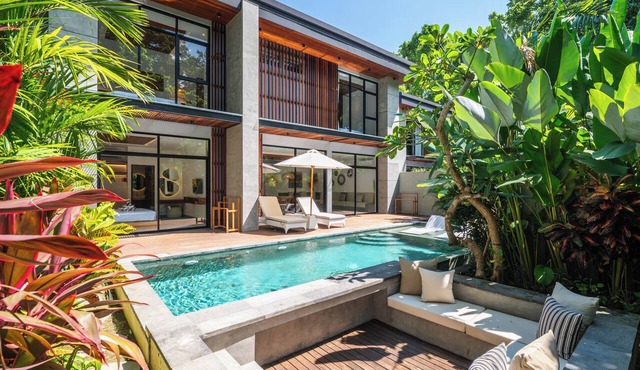 Elegant 5BR Canggu Villa – 400m to Pristine Beach in Kuta Utara