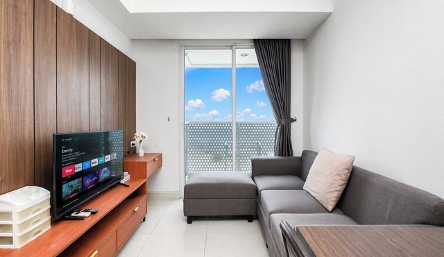 Enjoy Living In Comfortable 2Br At Apartment West Vista