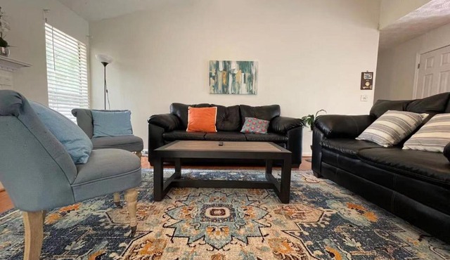 ENTIRE HOME Cozy Quiet 5B Single Family House 1King bed and Yard! 1050 in Norcross