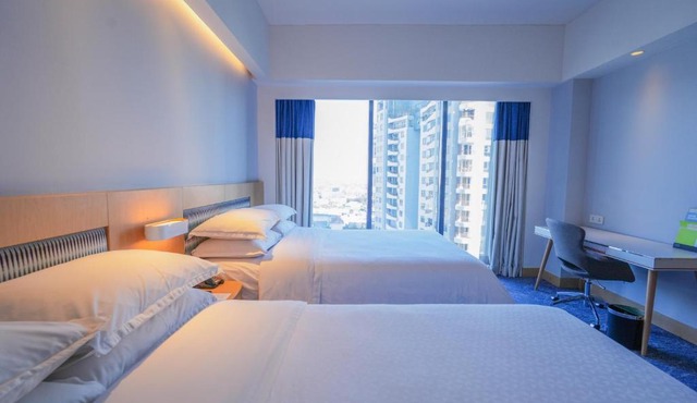Four Points by Sheraton Surabaya, Tunjungan Plaza