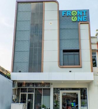 Front One Budget Hotel Tirtonadi Solo in Solo
