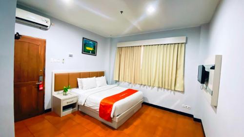 Front One HK Resort Simpang Lima in Jomblang