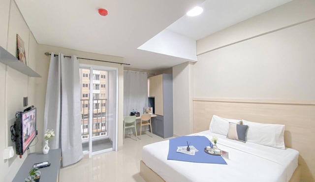 Good And Spacious Studio Lrt City Royal Sentul Park Apartment