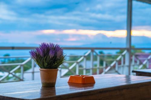 Grand Soe Hotel in Soe