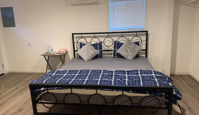 Great backhouse for 2 people close to Disneyland in Fullerton