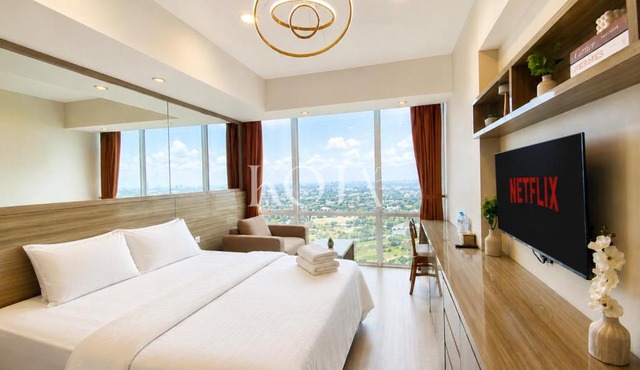 HANDA Golf View from the Highest Floor at U-Residence tower 2, Lippo Karawaci in Klapadua