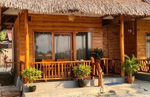 Harmon Mentawai in Sipura Island