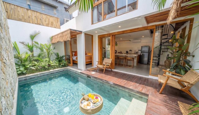 Hidden 3BR Gem in Seminyak w Rooftop, Pool+Garden in Kecamatan Kuta Utara