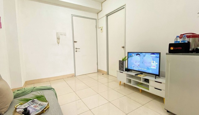 Homey And Modern 2Br At Green Bay Pluit Apartment