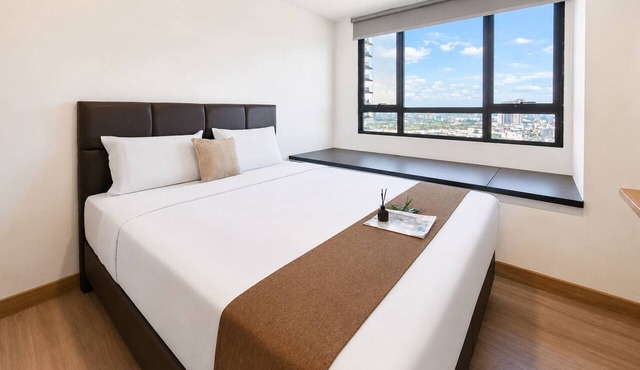 Homey Modern Studio At Apartment The Collins Boulevard in Tangerang