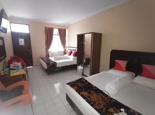 Hotel Inayah Syariah in Kumprung