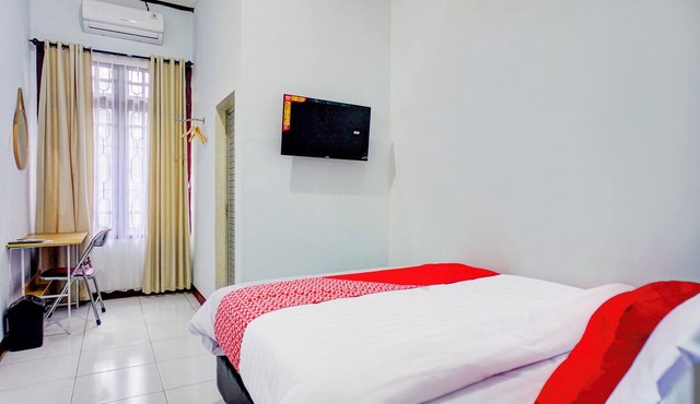 Hotel O Krakatau Near Universitas Muhammadiya Sumatra Utara (UMSU) in Medan