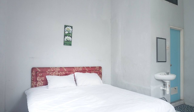 Hotel O Losmen Arkansas Syariah in Sungai Tabuk
