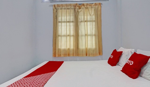 Hotel O Vania Guest HouseNearRSUP H Adam Malik in Medan