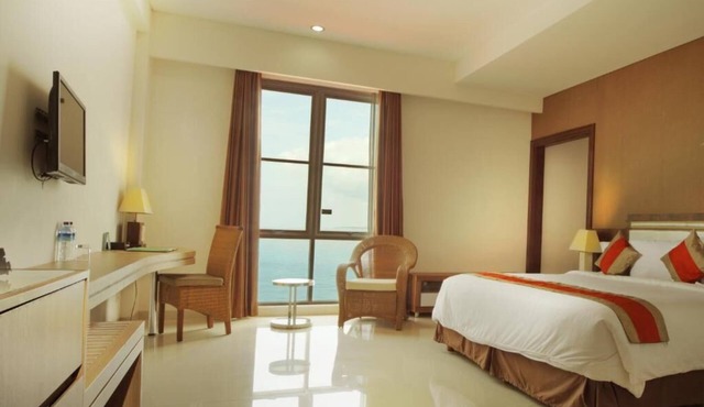 Hotel On The Rock