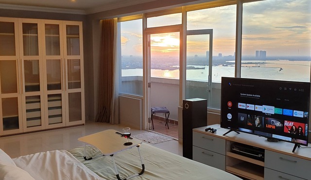 Luxury Sea View Serviced Apartment With Balconies