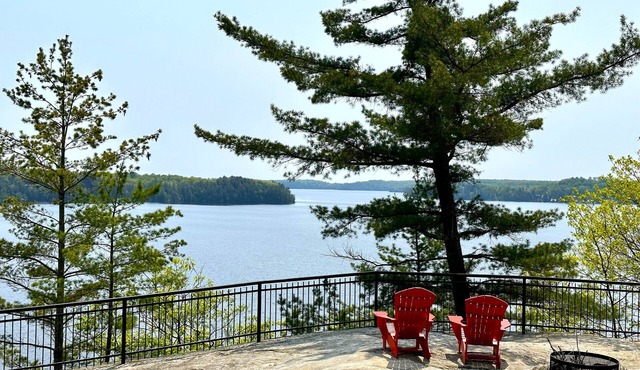 Lakefront Retreat Hot Tub Outdoor Sauna Dock Swim Stunning Views! in Rosseau