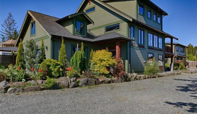 Large west coast home near the seaside in Royston