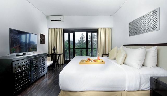 Lido Lake Resort By MNC Hotel