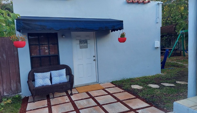 Little Havana Spanish style guest house by Calle Ocho in Miami