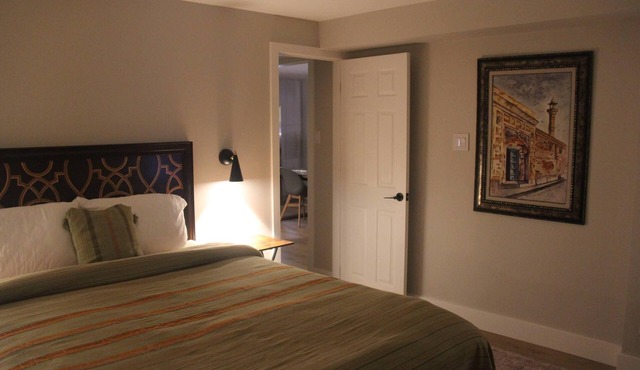 Luxurious Private Apartment in Oakville
