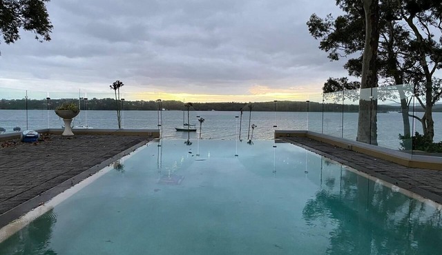 Luxurious Waterfront at Lake Macquarie in Coal Point