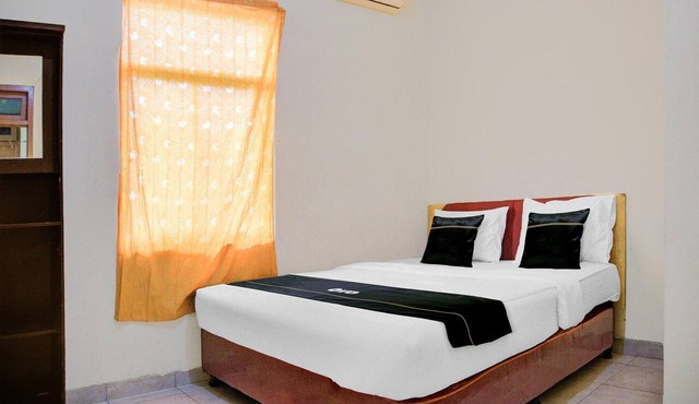 Luxury Deluxe DBL Retreat W/Free WiFi and Parking in Bandar Lampung