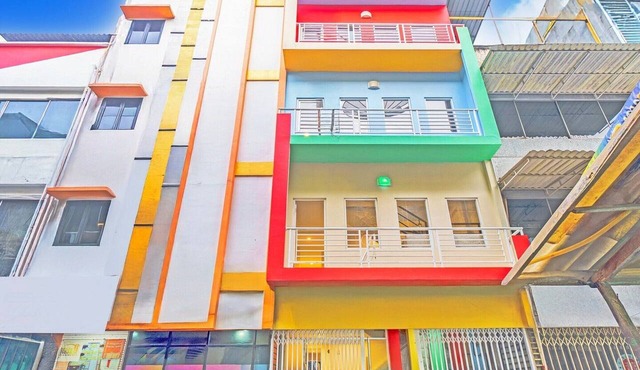 Luxury Deluxe DBL Retreat W/Free WiFi and Parking in Jakarta