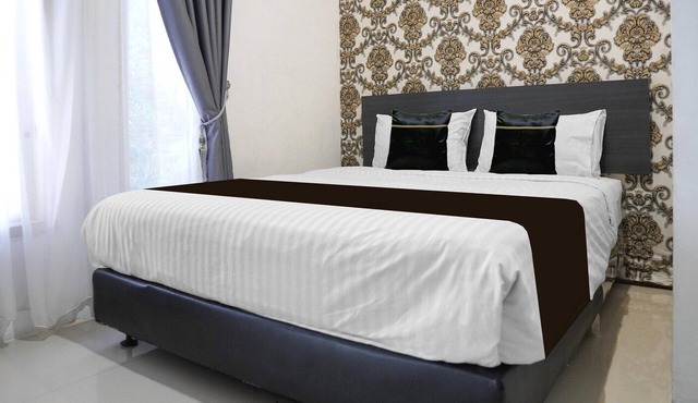 Luxury Deluxe DBL Retreat W/Free WiFi and Parking in Padang