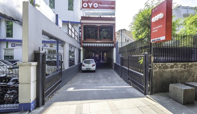 Luxury Triple Suite W/Free WiFi and Parking in Bandung