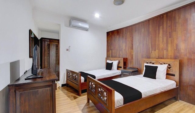 Luxury Twin Stay with Free WiFi and Parking
